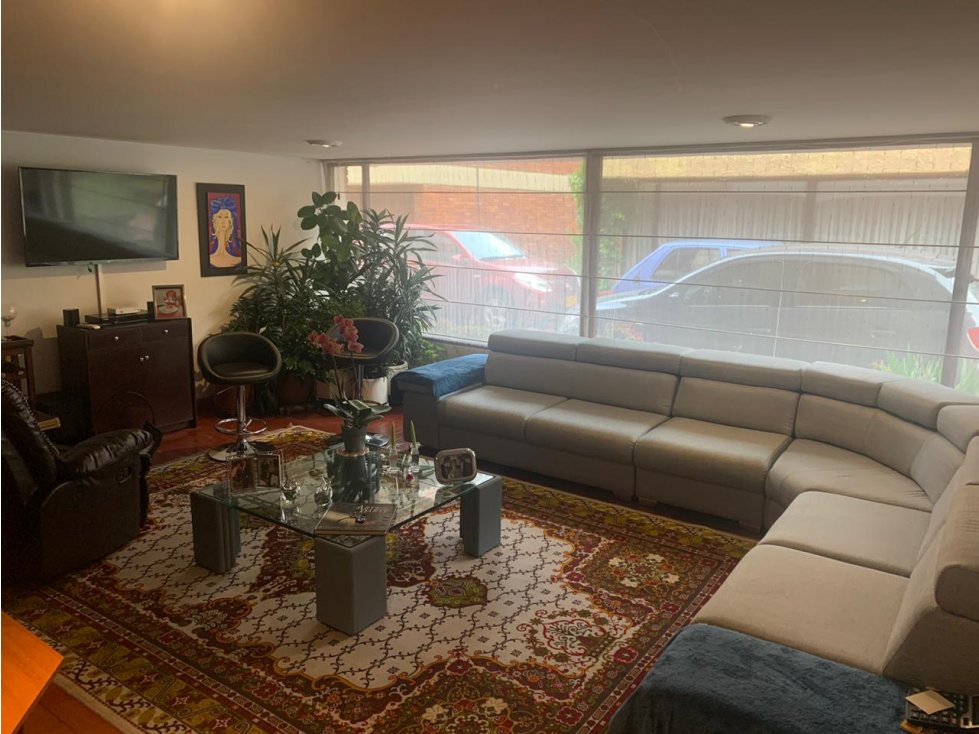 SE VENDE LINDA CASA EN BARRIO SAN JOSE DE BAVARIA.P