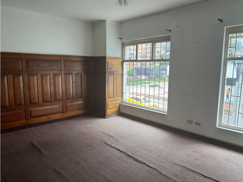 SE VENDE O SE ARRIENDA CASA EN UN BUEN SITIO EN TEUSAQUILLO. P