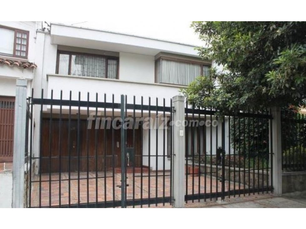 SE VENDE CASA EN SANTA ANA OCCIDENTAL.P