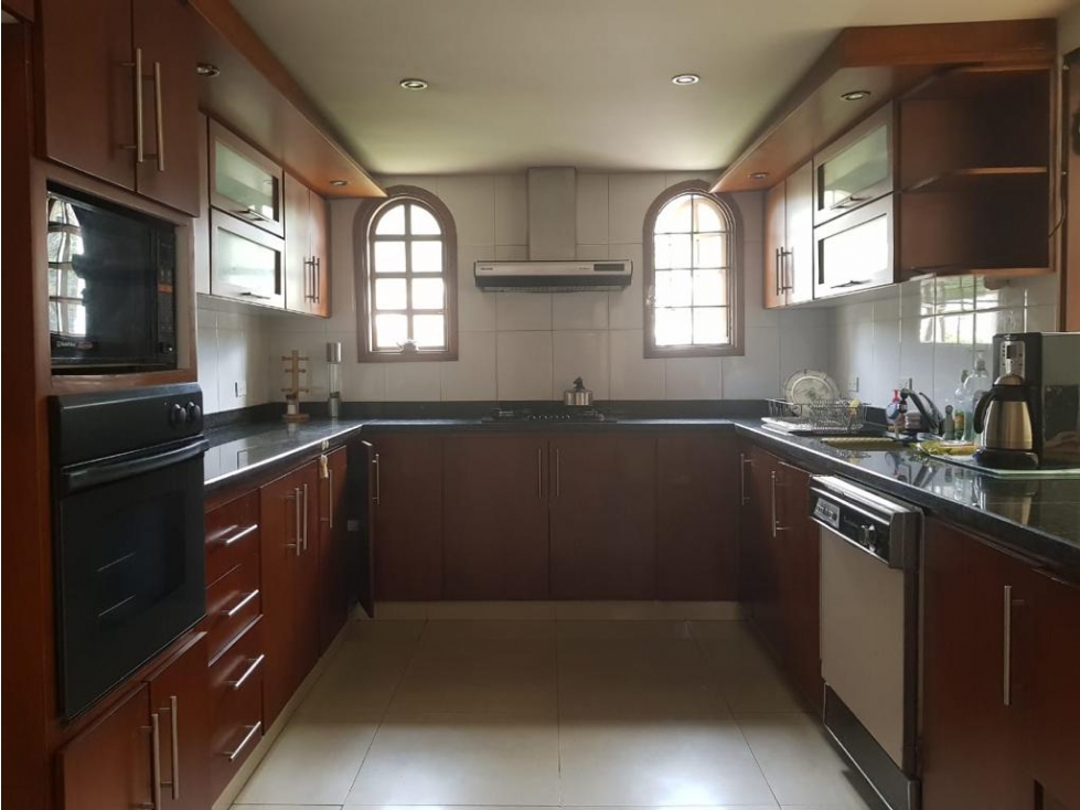 SE VENDE CASA EN CERROS NIZA.P — foto 5