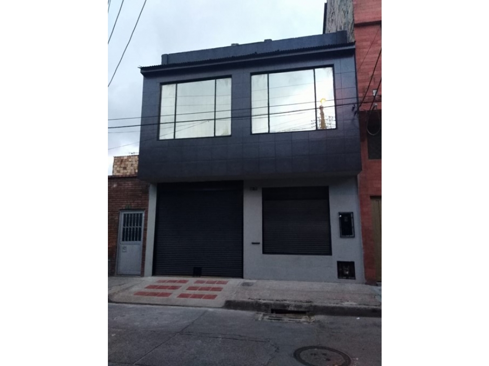 SE VENDE O ARRIENDA LOCAL EN ENGATIVA. P