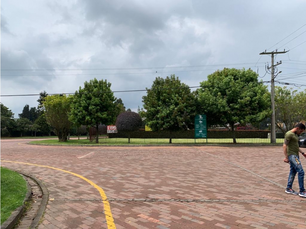 SE VENDE LOTE EN SAN SIMON. A