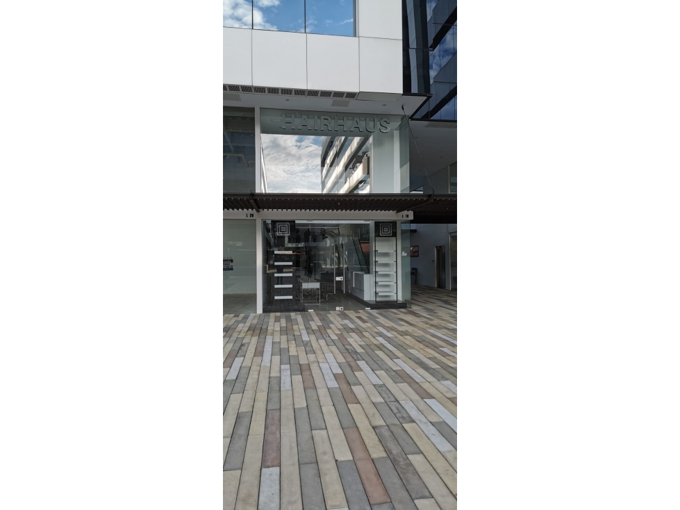 SE VENDE O ARRIENDA HERMOSO LOCAL EN SABANA PARK PARA ESTRENAR.A - 4