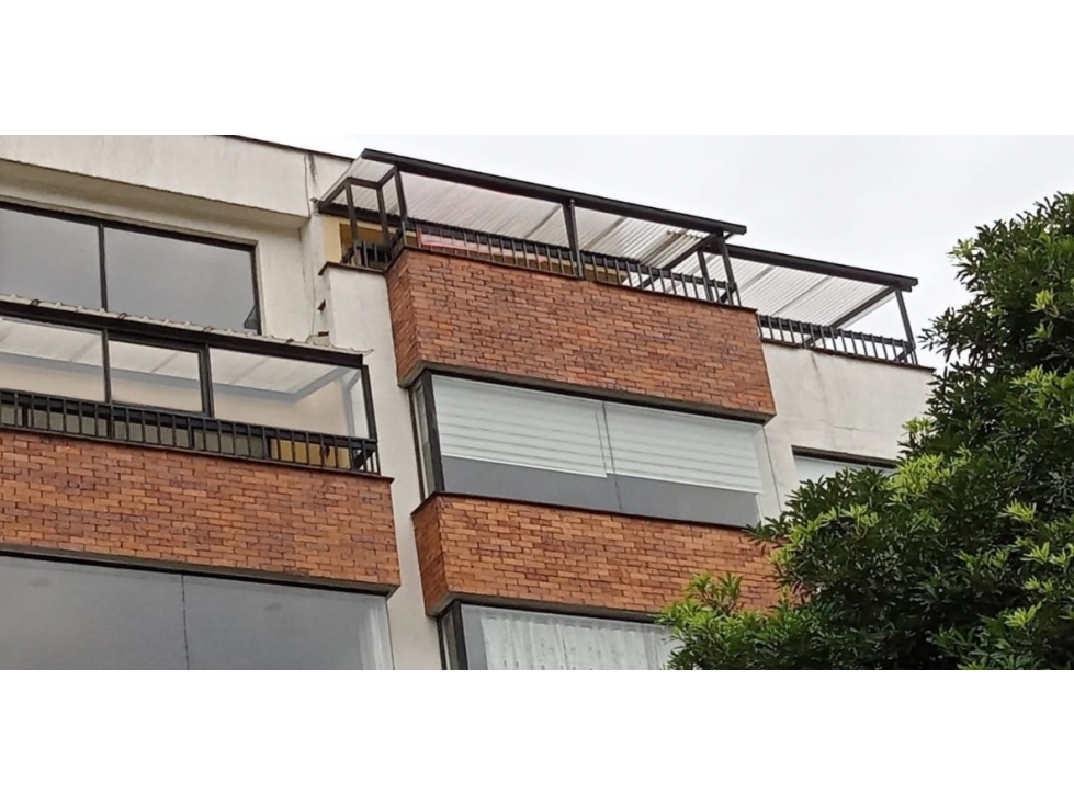 SE VENDE APARTAMENTO DUPLEX EN CEDRO GOLF.P