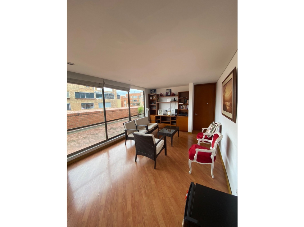 SE VENDE HERMOSO APARTAMENTO PENTHOUSE EN ALAMEDA. A — foto 4
