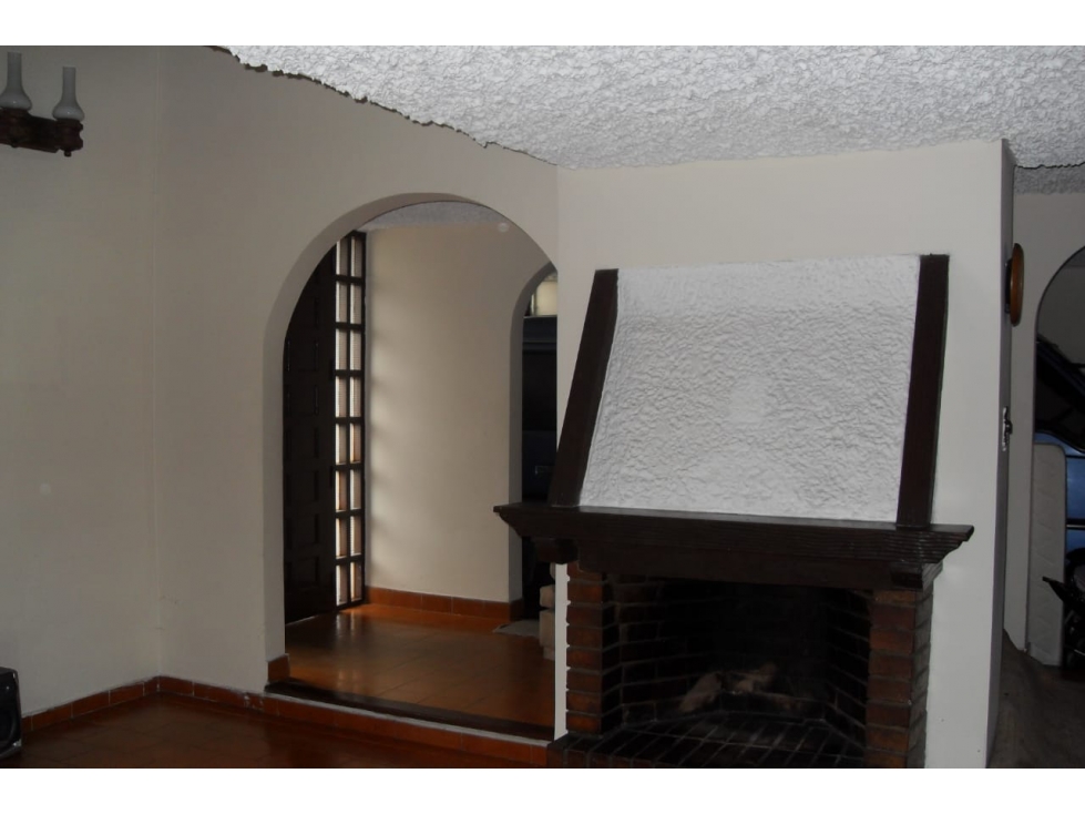 SE VENDE CASA EN ALHAMBRA.P - 3
