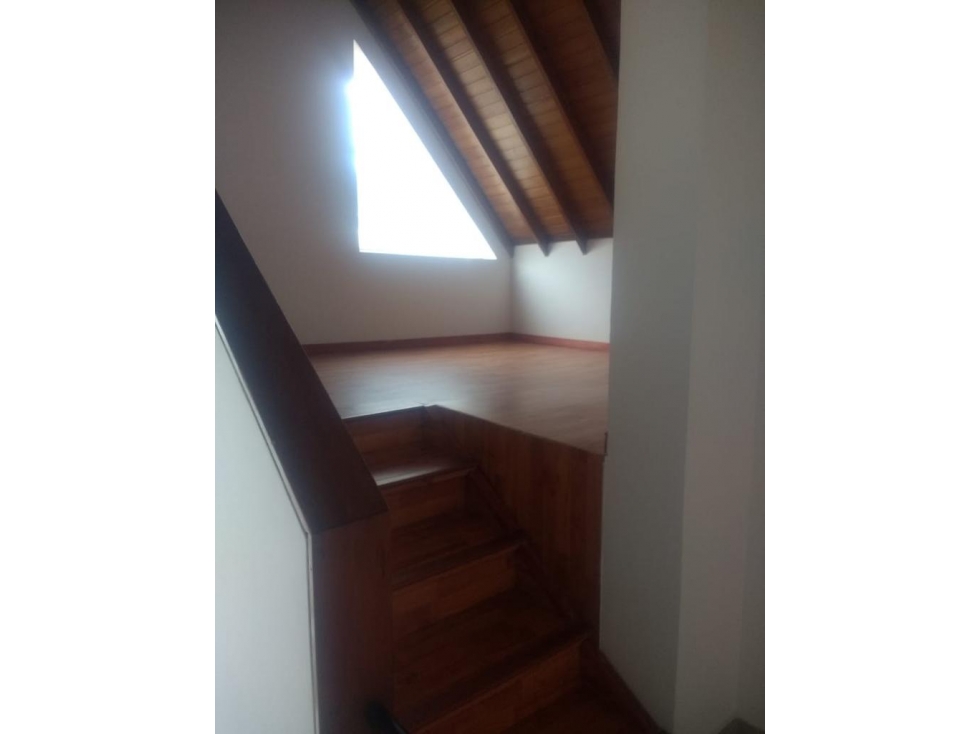SE VENDE HERMOSA CASA EN CEDRO GOLF. A — foto 3