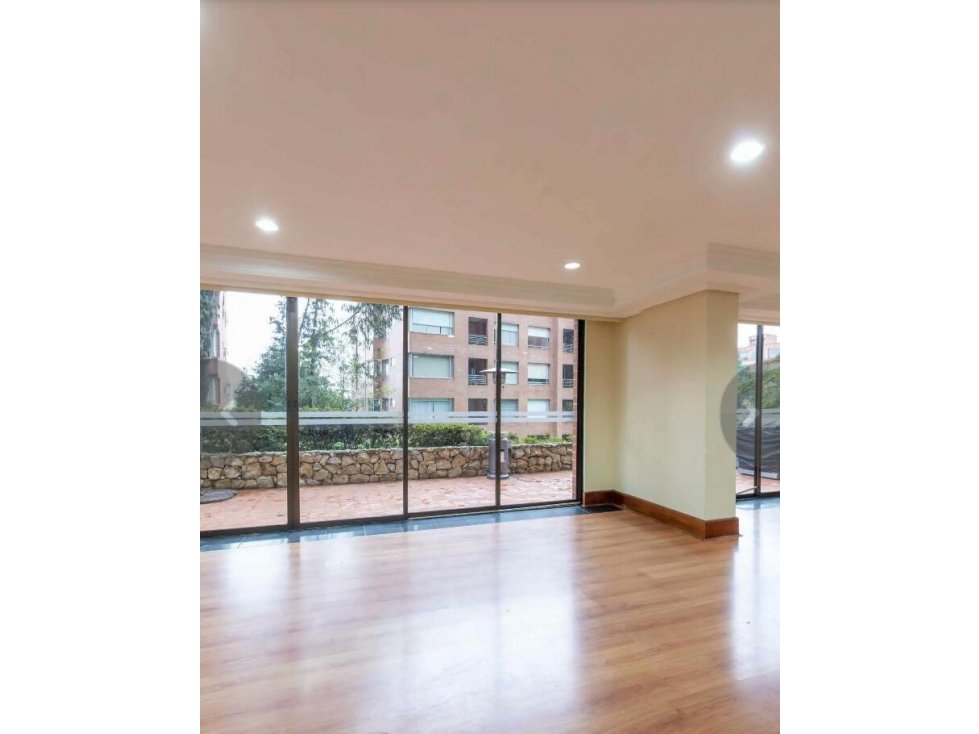 SE VENDE APARTAMENTO EN LOS ROSALES.A