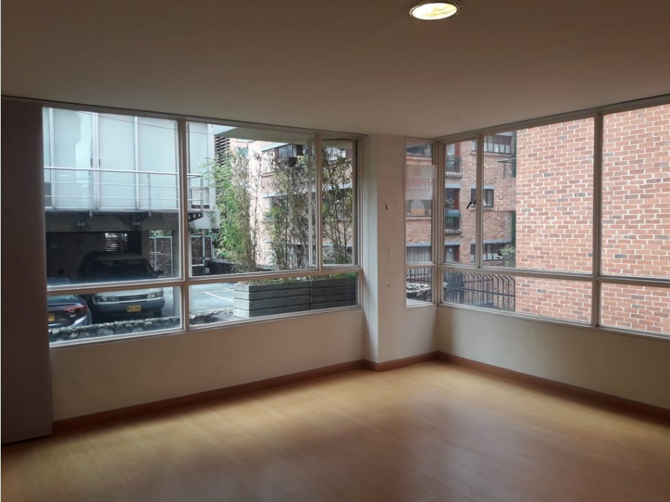 PARA INVERSIONISTAS !!!SE VENDE APARTAMENTO ARRENDADO EN LOS ROSALES.A — foto 2