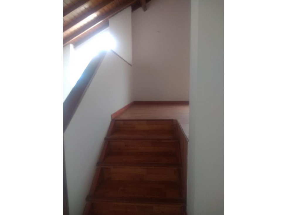SE VENDE HERMOSA CASA EN CEDRO GOLF. A — foto 4