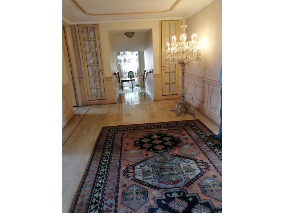 SE VENDE HERMOSO APARTAMENTO EN LA CAROLINA. A