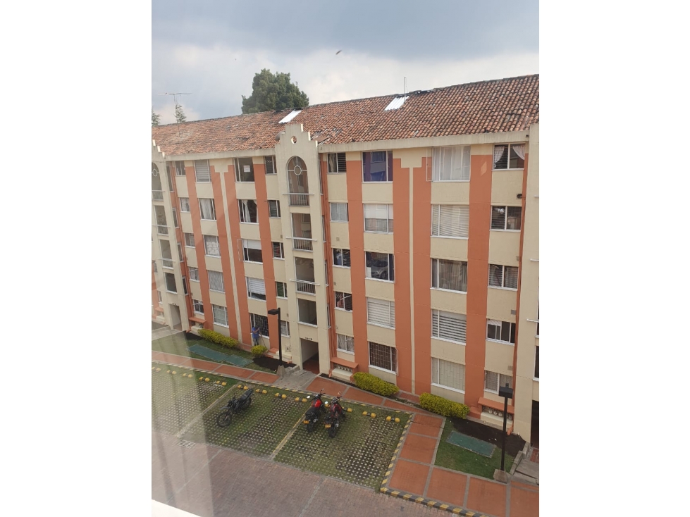 SE VENDE HERMOSO APARTAMENTO EN MAZUREN-A — foto 2