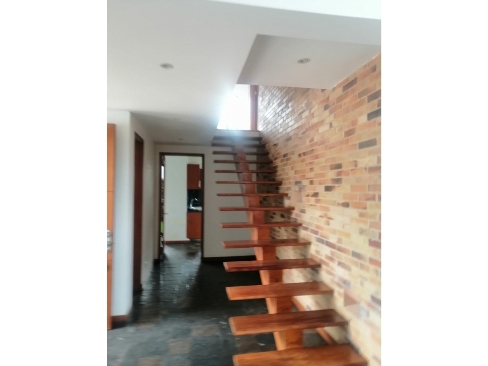 SE ARRIENDA HERMOSA CASA VIA CAJICA. A - 5