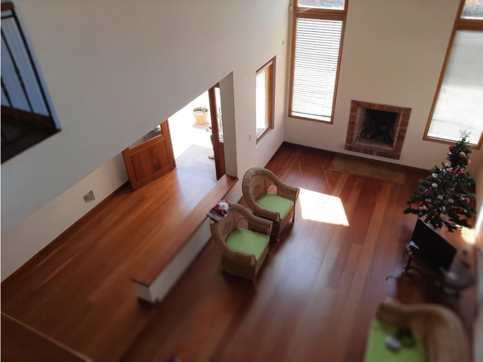 SE VENDE HERMOSA CASA EN CHIA. P