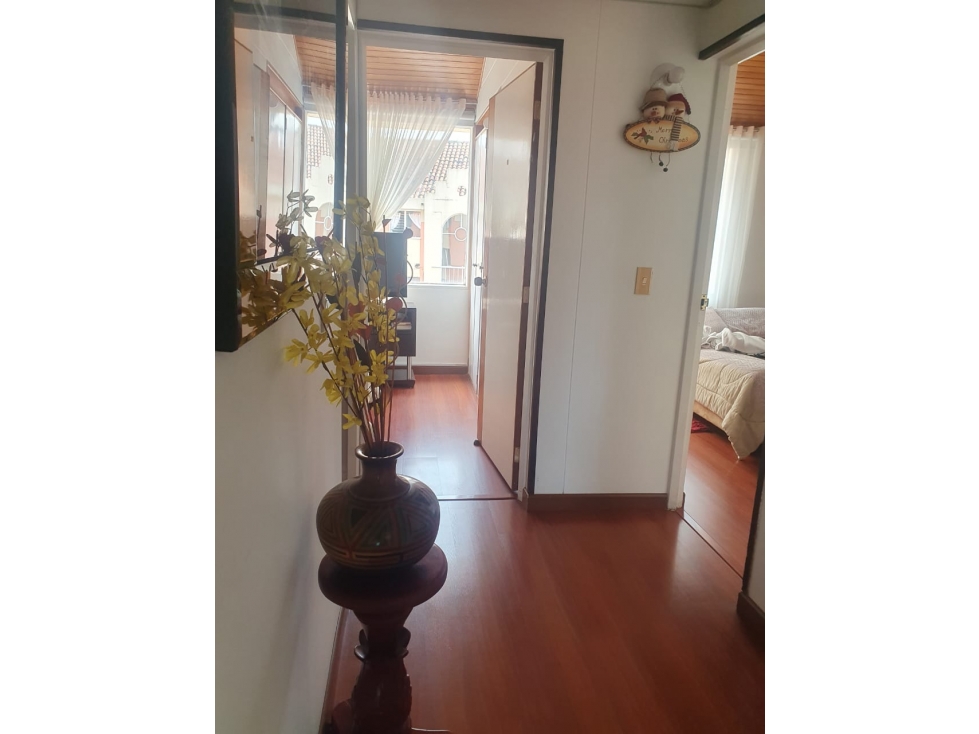 SE VENDE HERMOSO APARTAMENTO EN MAZUREN-A — foto 3