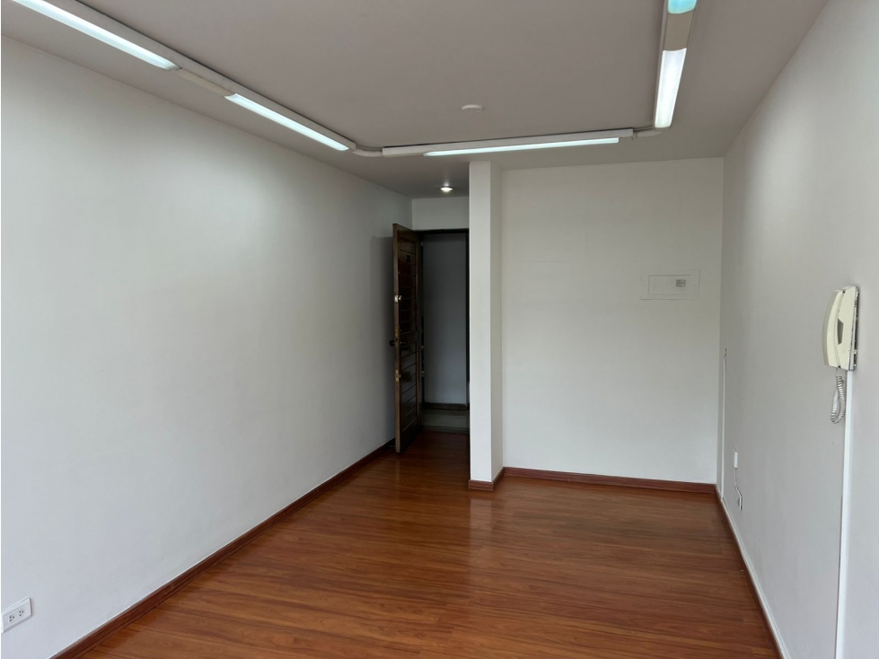 SE ARRIENDA HERMOSA OFICINA EN UNICENTRO /P — foto 4