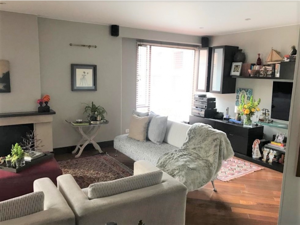 SE VENDE HERMOSO APARTAMENTO EN LOS ROSALES. A — foto 4