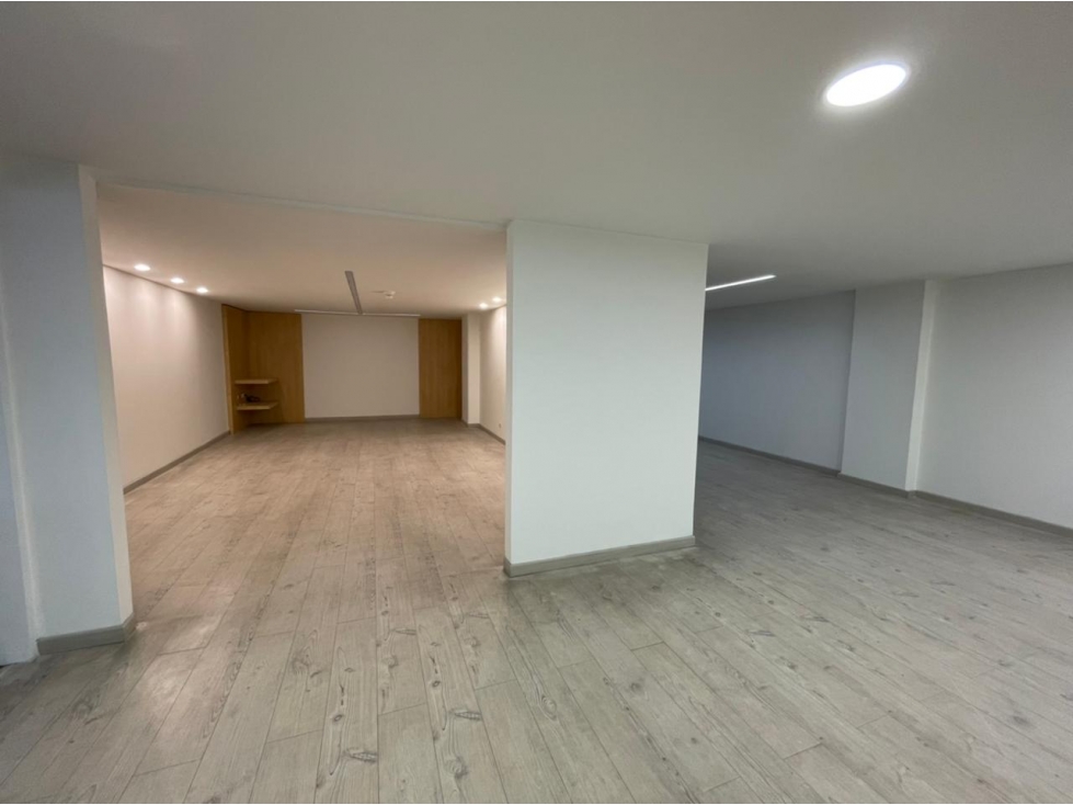 VENDO O ARRIENDO EDIFICIO EN LA CASTELLANA.A - 3