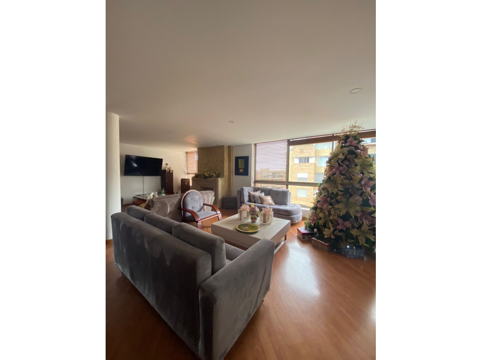 SE VENDE HERMOSO APARTAMENTO PENTHOUSE EN ALAMEDA. A