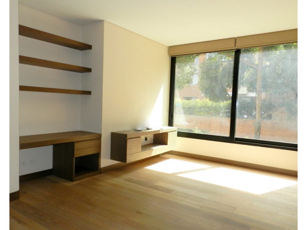 SE VENDE APARTAMENTO EN LA TOSCAMA.A