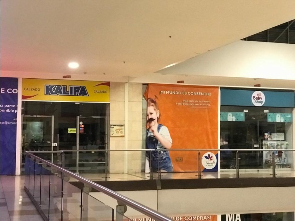 SE ARRIENDA LOCAL CENTRO COMERCIAL SANTA FE. P - 4