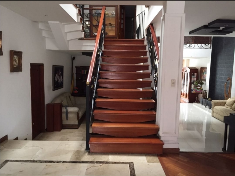 SE VENDE CASA EN ALHAMBRA.A - 2