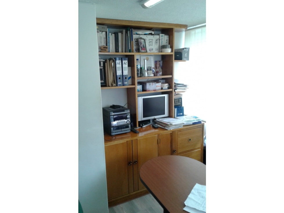SE VENDE O SE ARRIENDA HERMOSA OFICINA EN CHAPINERO. A — foto 5