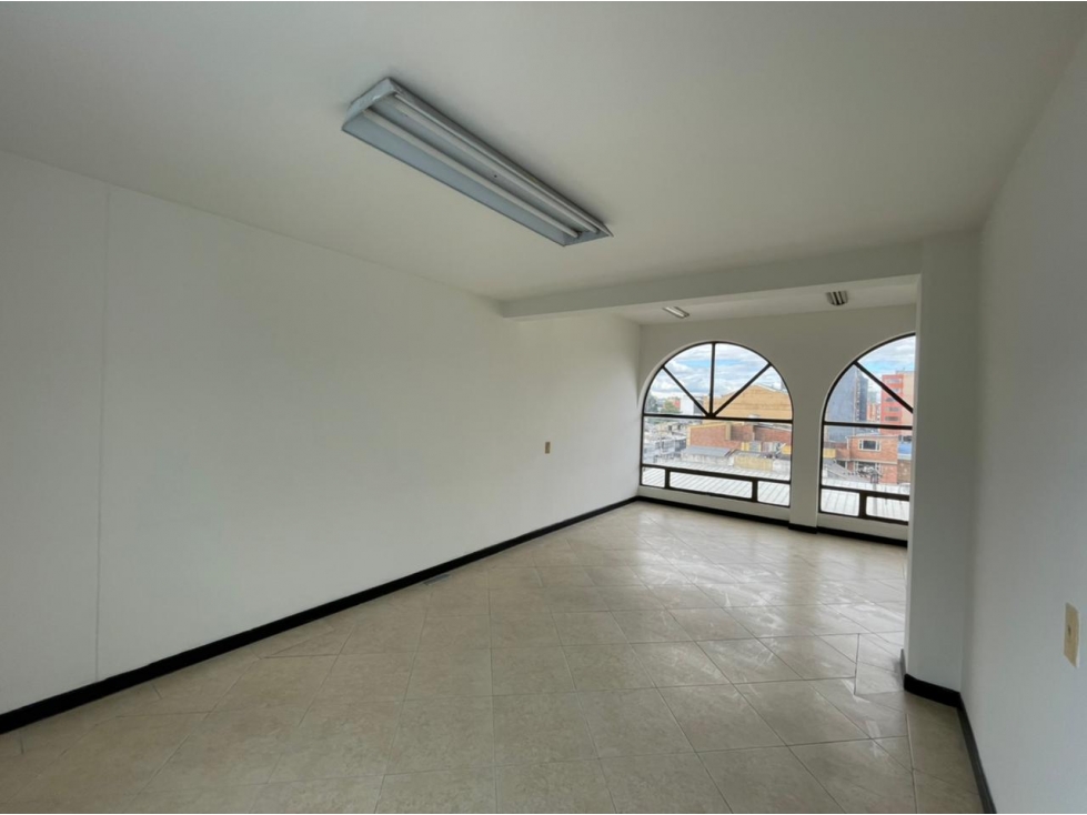 VENDO O ARRIENDO EDIFICIO EN LA CASTELLANA.A - 4