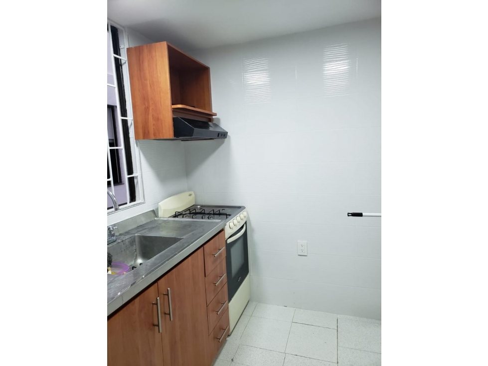 SE VENDE HERMOSO APARTAMENTO EN CHAPINERO ALTO. P — foto 2