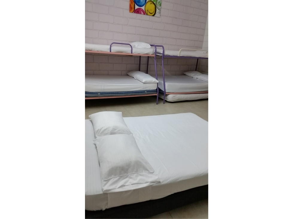 SE VENDE HERMOSA CASA TURISTICA EN MELGAR . A - 4