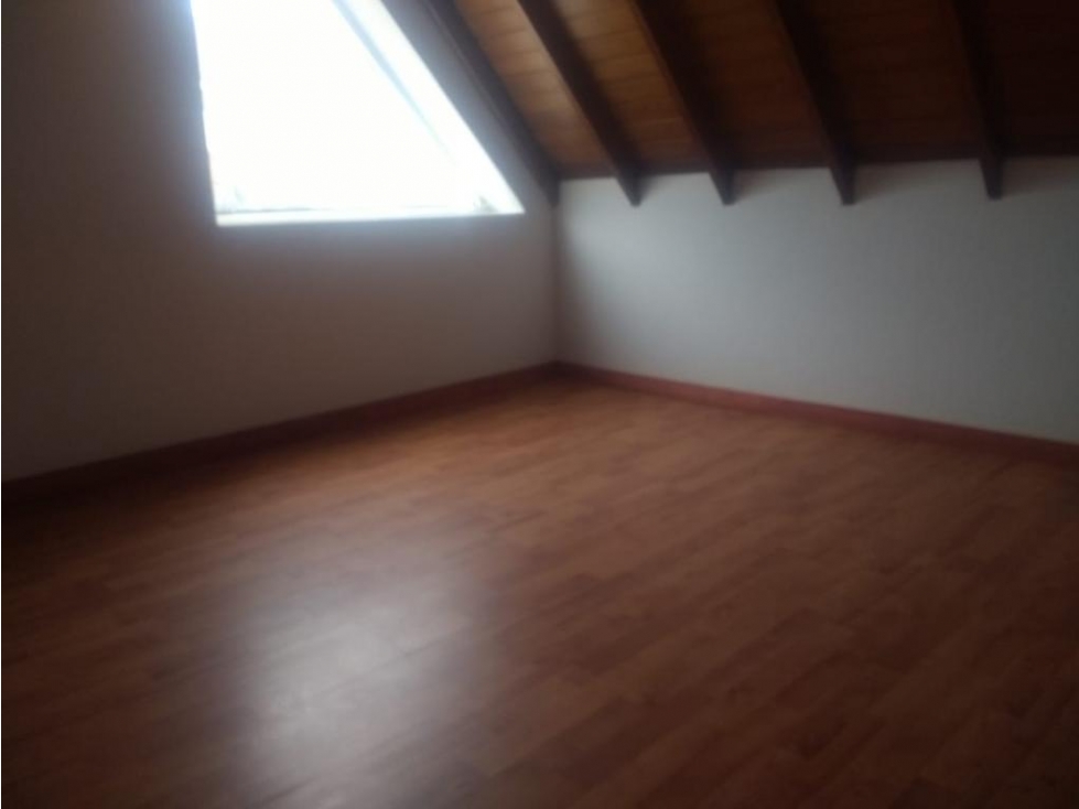SE VENDE HERMOSA CASA EN CEDRO GOLF. A — foto 5