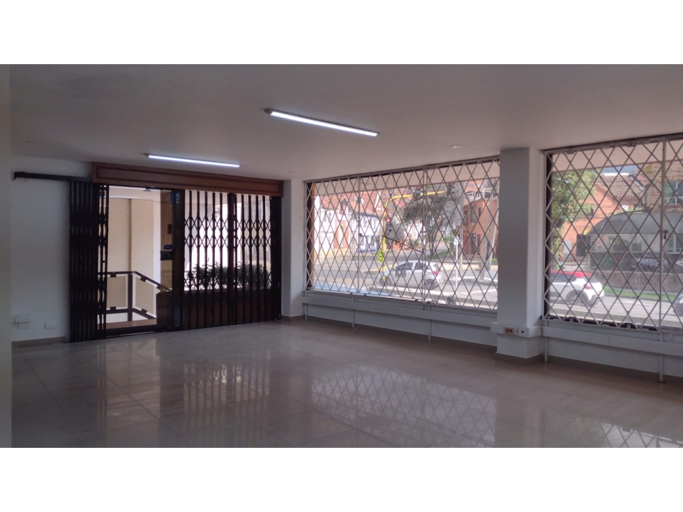 SE VENDE HERMOSA OFICINA / LOCAL EN TEUSAQUILLO /A — foto 2
