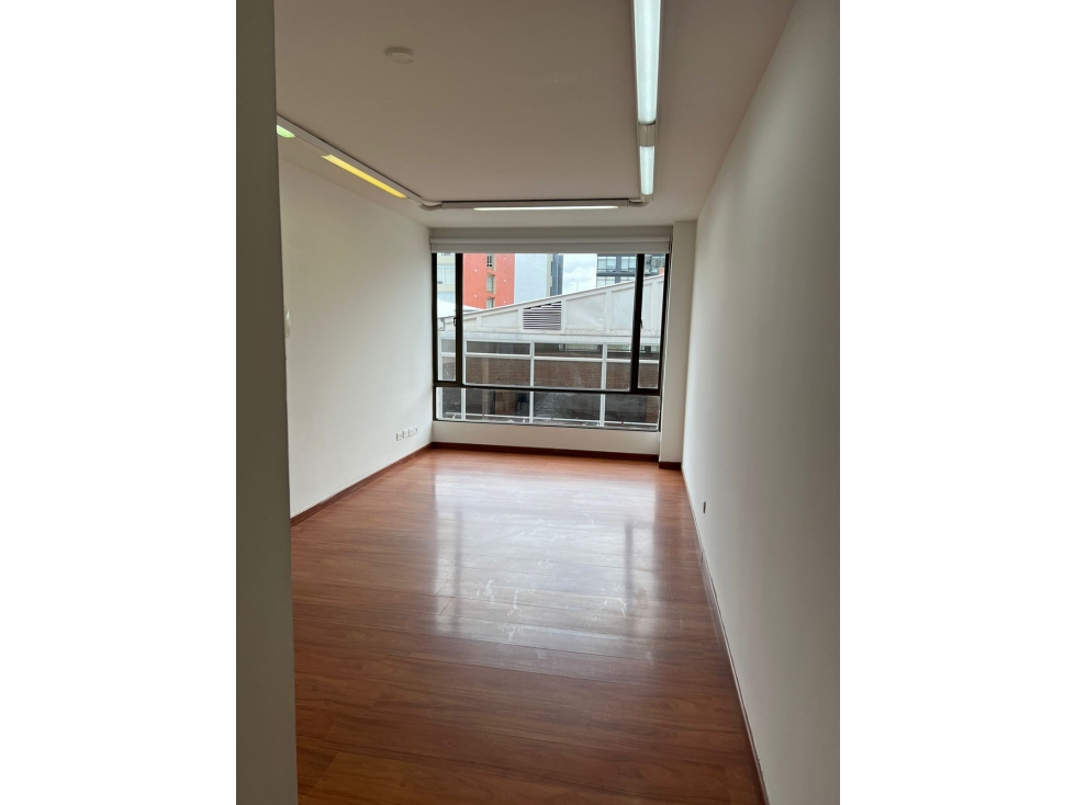 SE ARRIENDA HERMOSA OFICINA EN UNICENTRO /P — foto 2