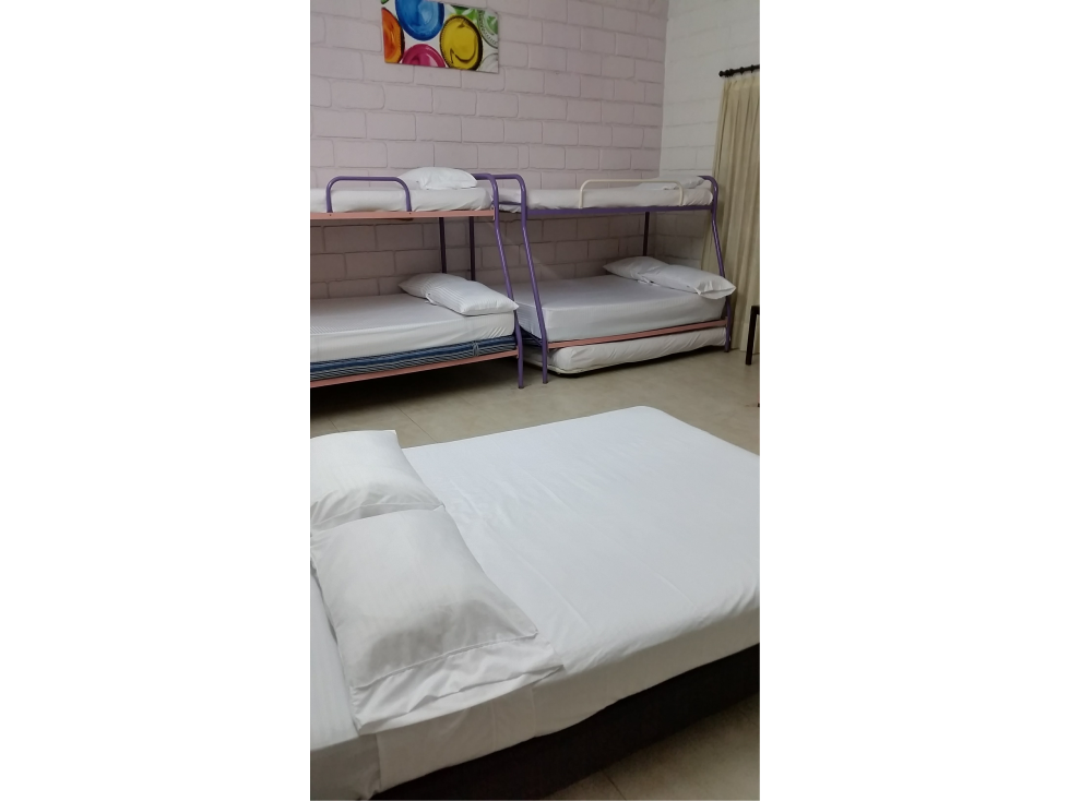 SE VENDE HERMOSA CASA TURISTICA EN MELGAR . A - 6