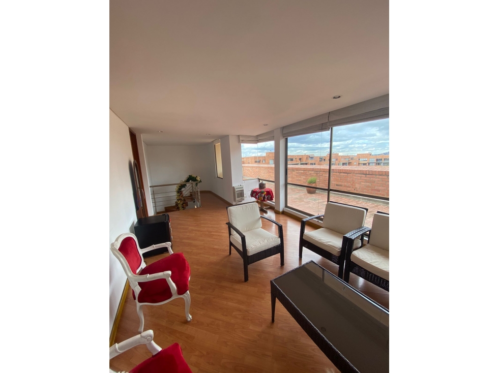 SE VENDE HERMOSO APARTAMENTO PENTHOUSE EN ALAMEDA. A — foto 5