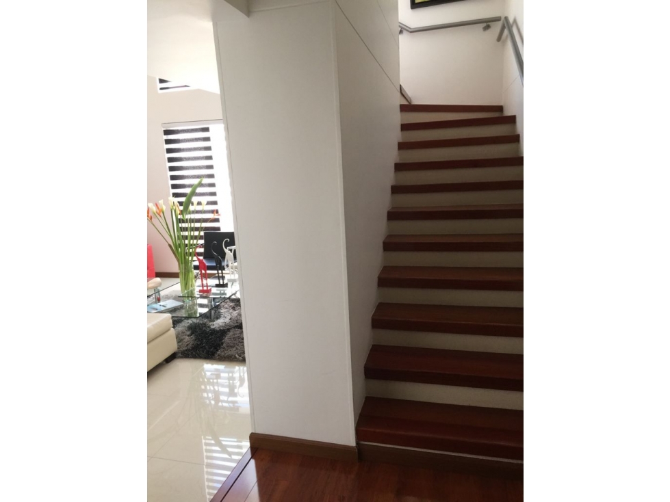 SE VENDE HERMOSO APTO DUPLEX EN ARANJUEZ CON TERRAZA.P — foto 5
