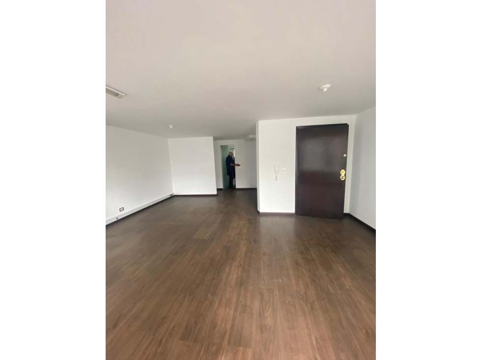 SE VENDE OFICINA ARRENDADA EN PARQUE LA 93. A — foto 4