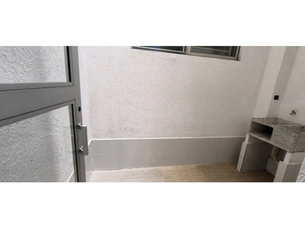 ARRIENDO APARTAESTUDIO GRANADA CON SERVICIOS INCLUIDOS — foto 6