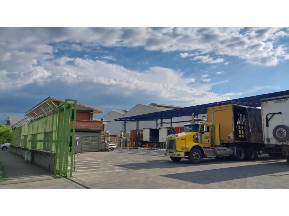 ARRIENDO LOTE CON OFICINAS AUTOPISTA CALI YUMBO