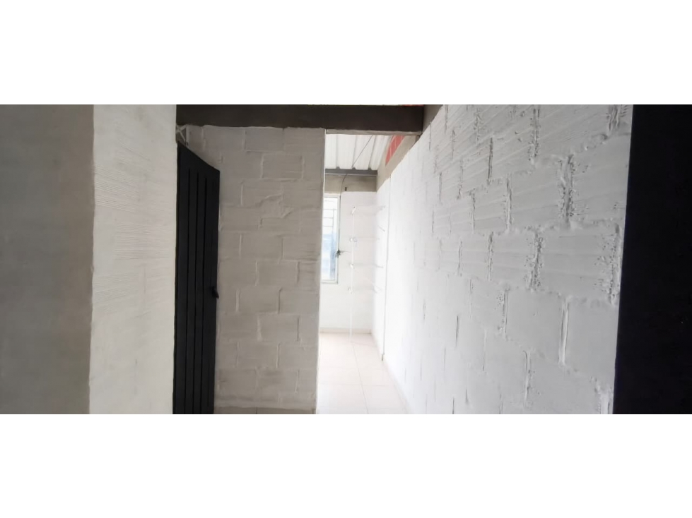 Arriendo apartaestudio servicios incluidos ciudad modelo Cali.