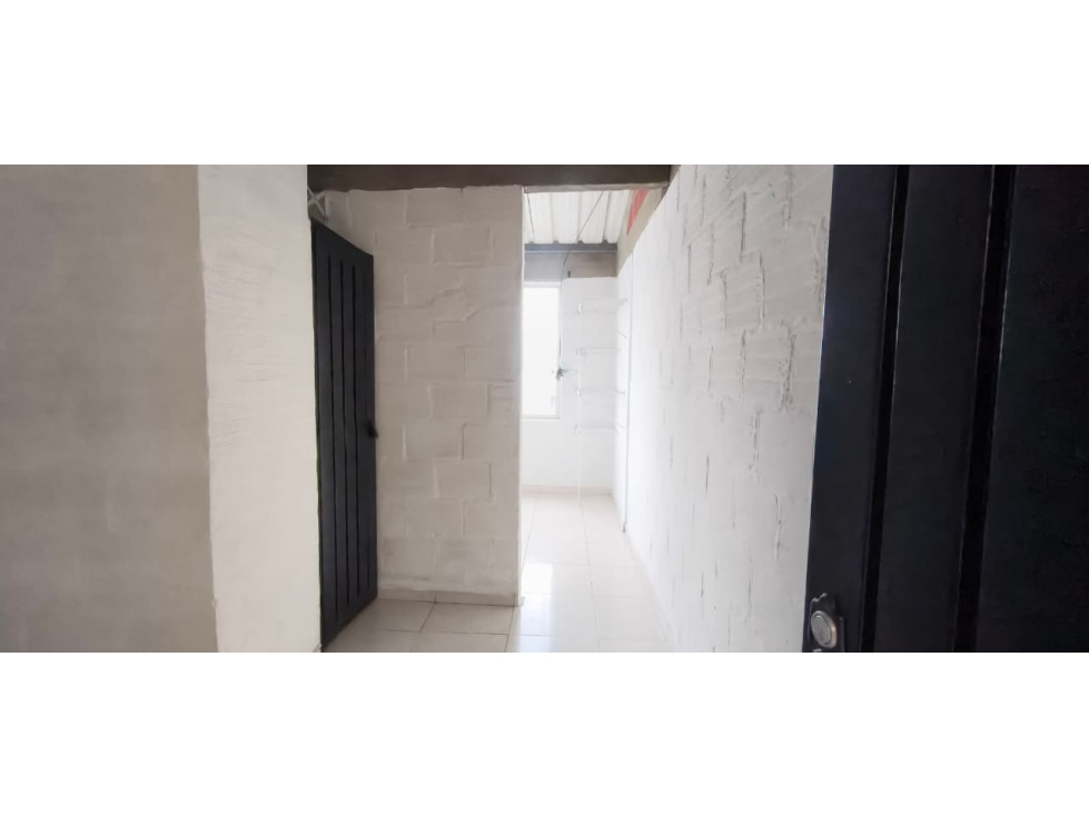 Arriendo apartaestudio servicios incluidos ciudad modelo Cali. — foto 4
