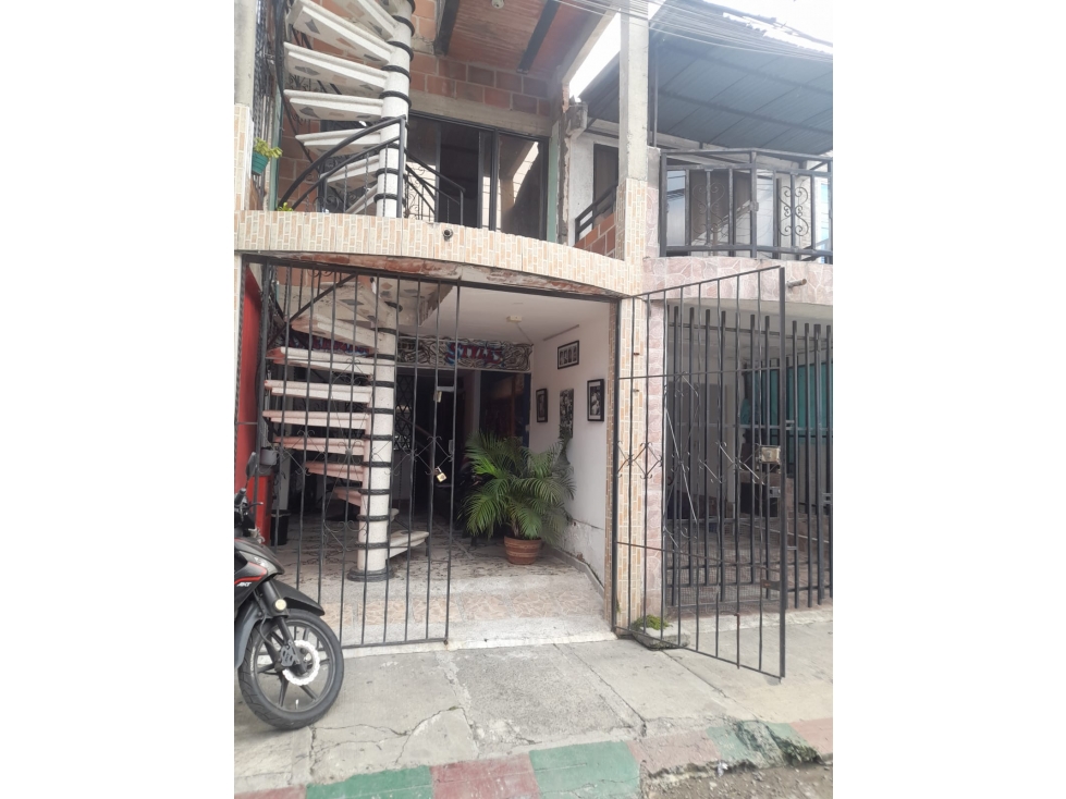 VENTA CASA BIFAMILIAR BRISAS DE LOS ALAMOS CALI — foto 2