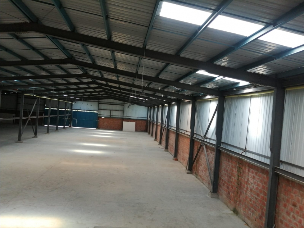 VENTA DE BODEGAS ZONA LA DOLORES - 2