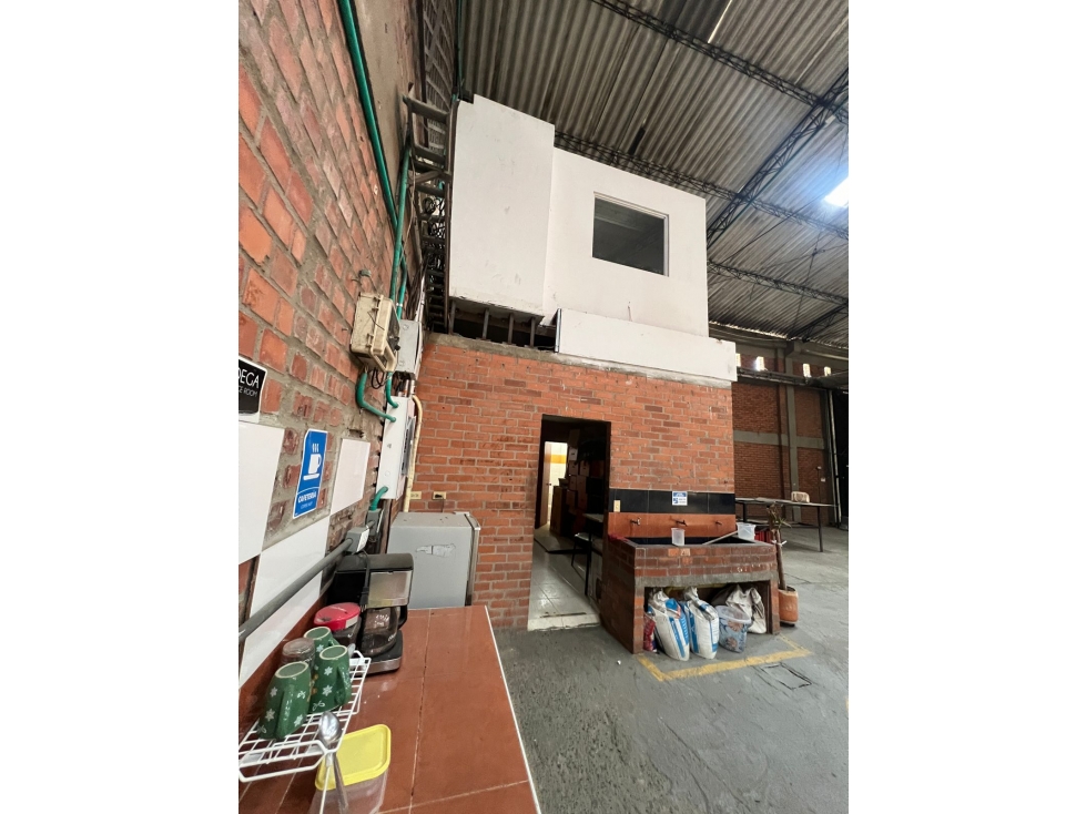 ARRIENDO BODEGA BARRIO POPULAR CALI — foto 5