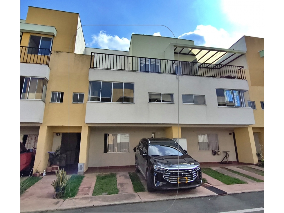 VENTA CASA JAMUNDI TIPO TOWNHOUSE EN UNIDAD BAMBU AV. SACHAMATE