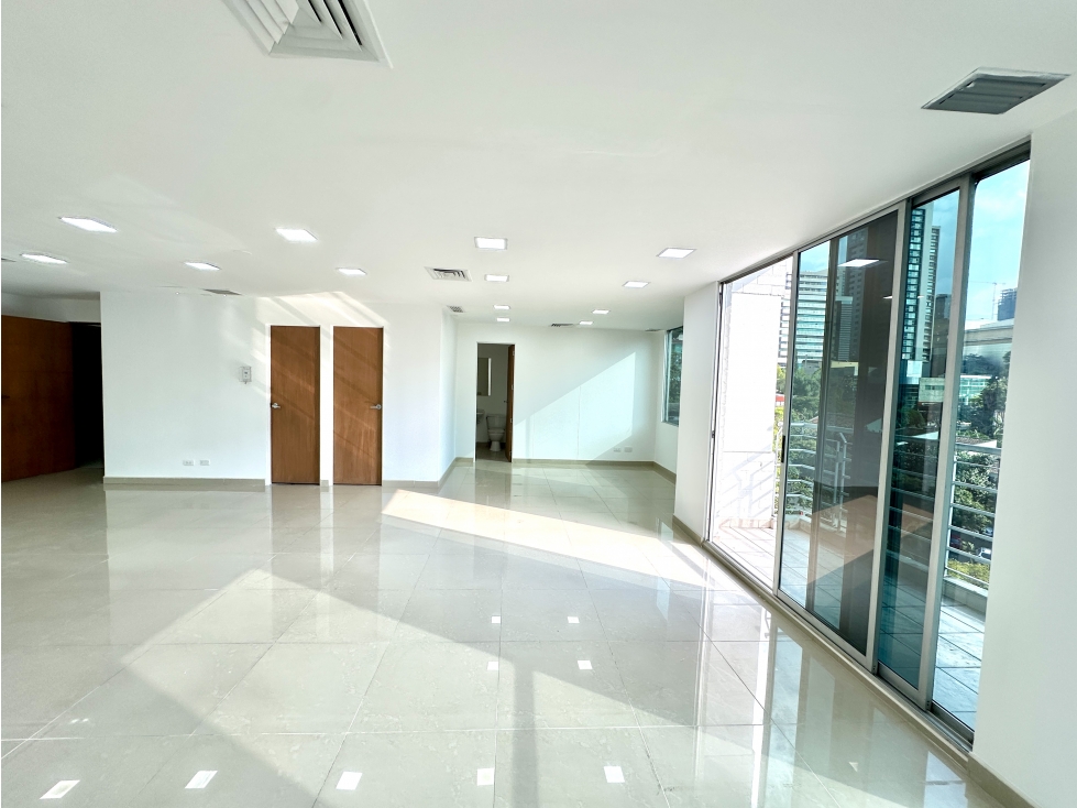 Arriendo Oficina en Milla de Oro - Medellín