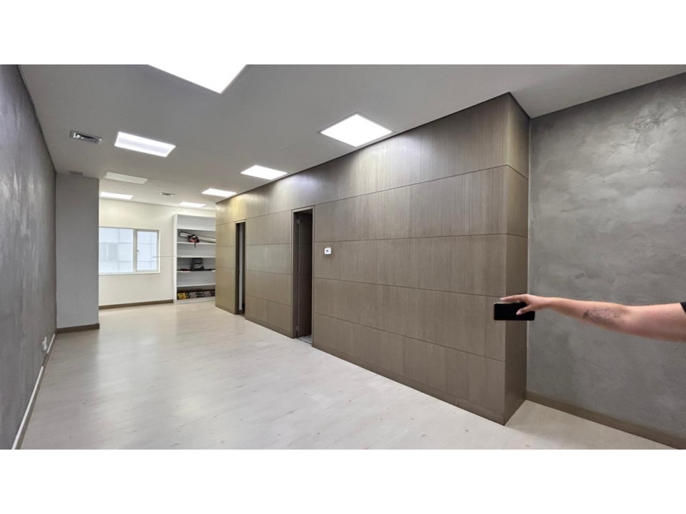 Arriendo de Oficina en Ciudad Del Río - Medellín — foto 2