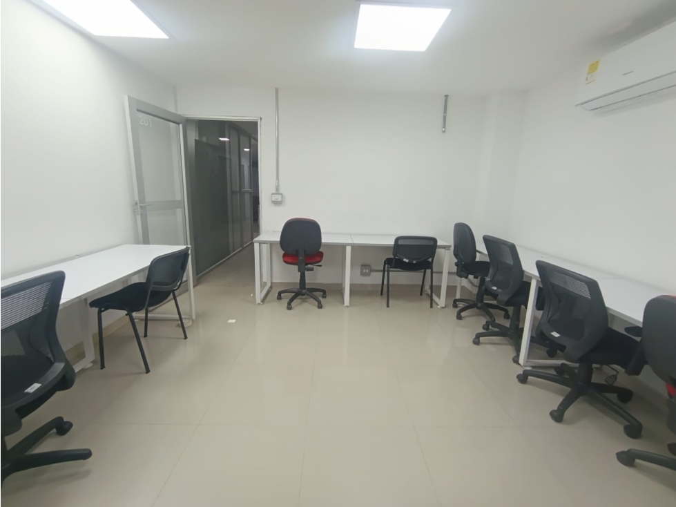 Arriendo de oficina en Medellin, sector Estadio — foto 2