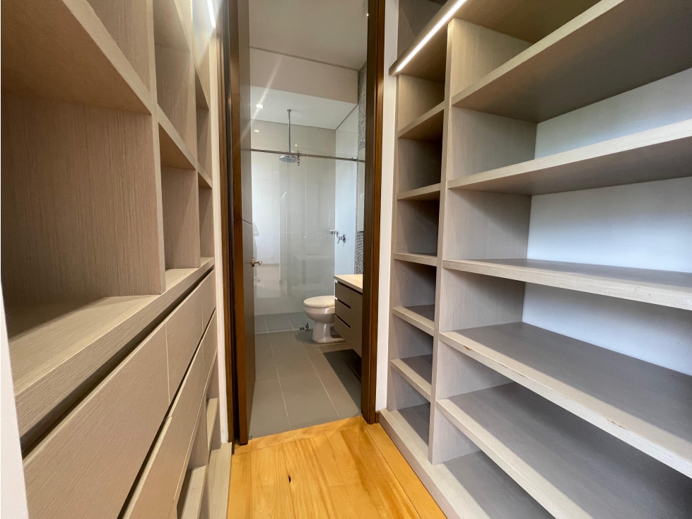 Venta de apartamento, en el Poblado, sector Los balsos — foto 6