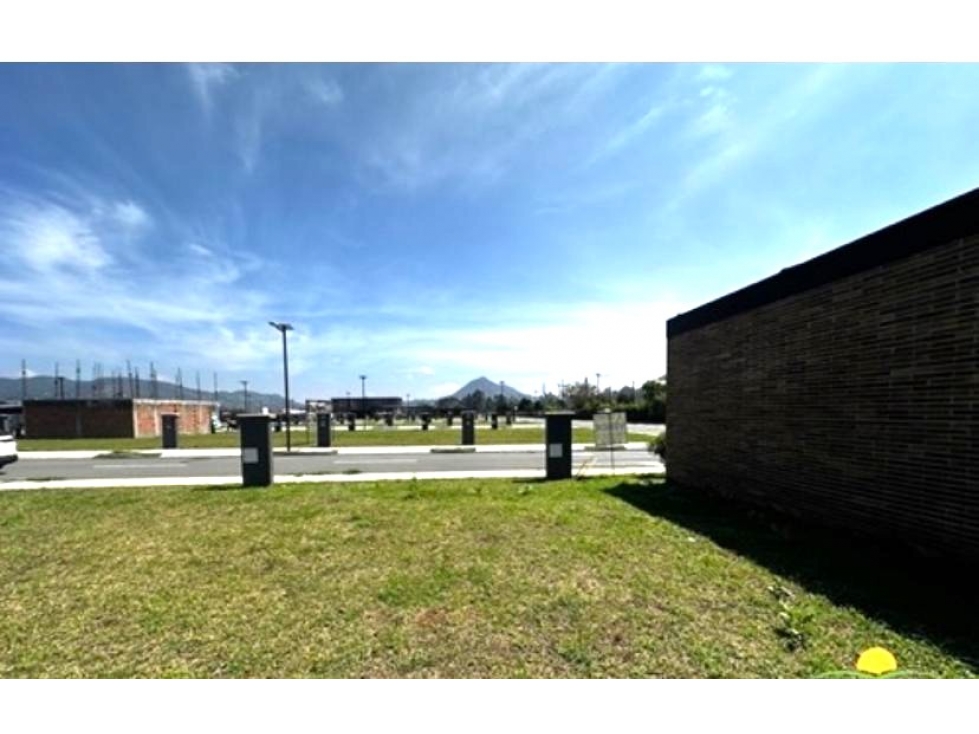 Venta de lote en unidad cerrada La Ceja